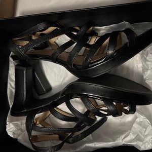 Naturalizer Flora Black Leather Strap shoes